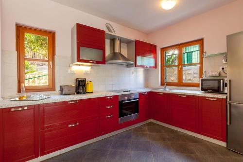 Hvar Villa Sleeps 8 Pool Air Con Wifi T739246