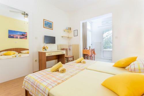 Hostal Apartments And Rooms Ivanovi?