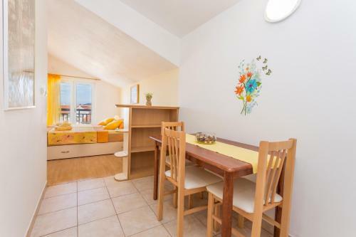 Hostal Apartments And Rooms Ivanovi?