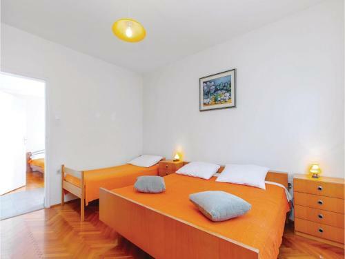 Four-bedroom Holiday Home In Jadranovo