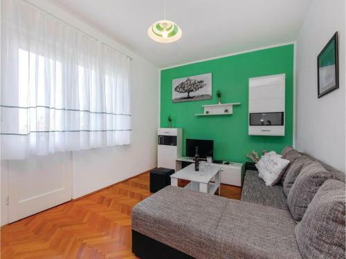 Four-bedroom Holiday Home In Jadranovo