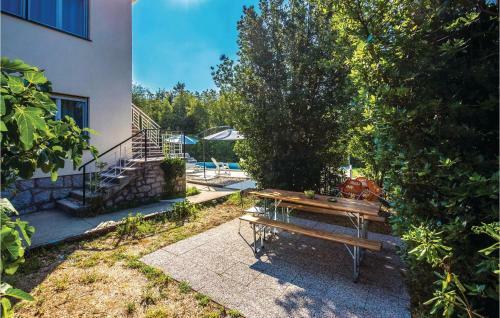 Four-bedroom Holiday Home In Jadranovo
