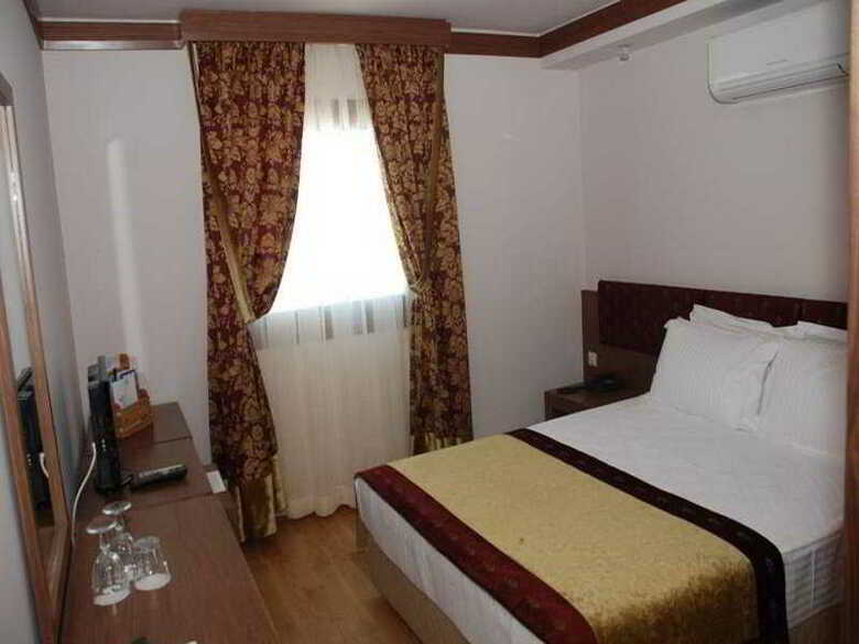 Hotel The Corner