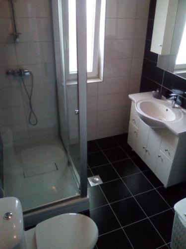 Apartments And Rooms With Parking Space Jelsa (hvar) - 13513