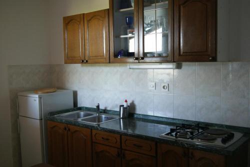 Apartments By The Sea Zavala (hvar) - 553