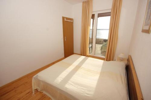 Apartments By The Sea Zavala (hvar) - 8637