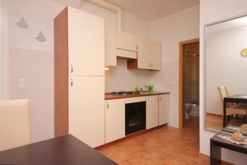 Apartments By The Sea Zavala (hvar) - 8637