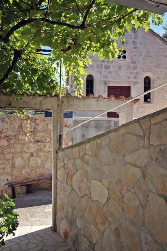 Apartments With A Parking Space Pitve (hvar) - 5247