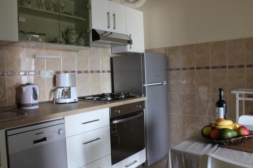 Apartments By The Sea Jelsa (hvar) - 15348