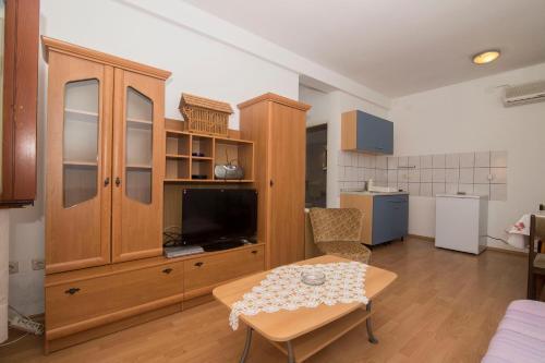 Apartments Jak?a