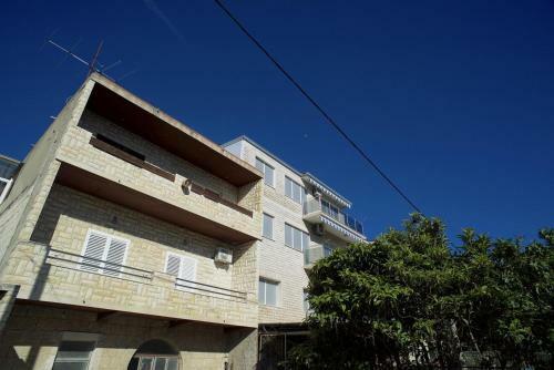 Apartment Sumpetar 13320a