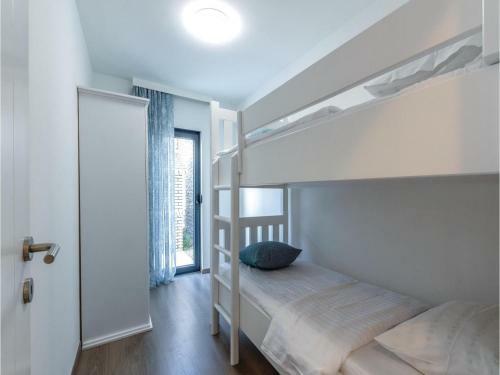 Four-bedroom Holiday Home In Krilo Jesenice