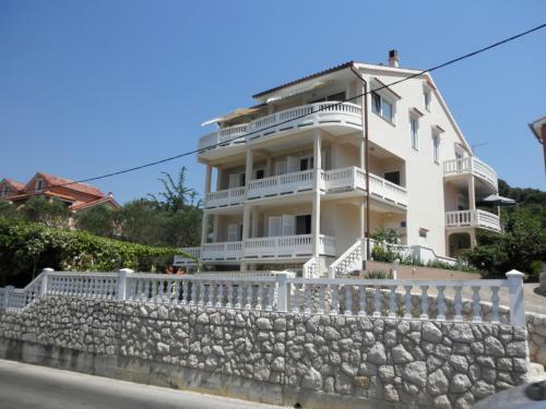 Apartments Viola Kampor