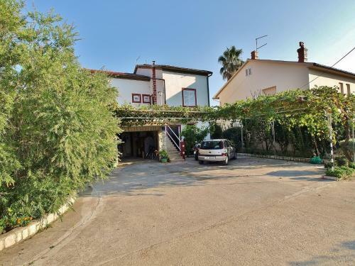 Apartments Ivans