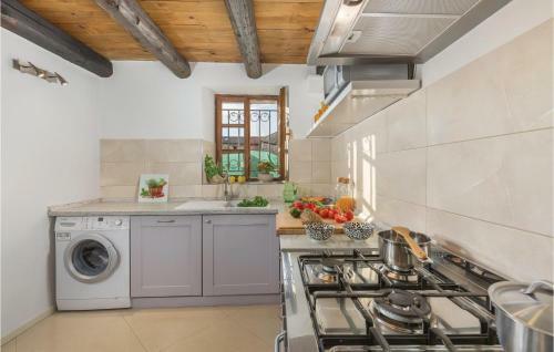 Seven-bedroom Holiday Home In Kanfanar