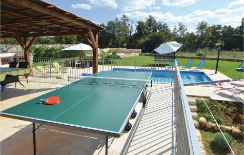Four-bedroom Holiday Home In Kanfanar