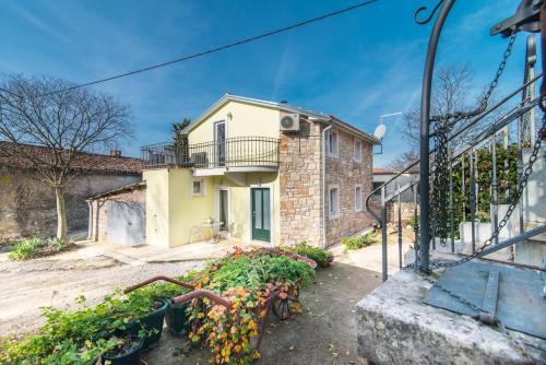 Holiday Home Ana 866