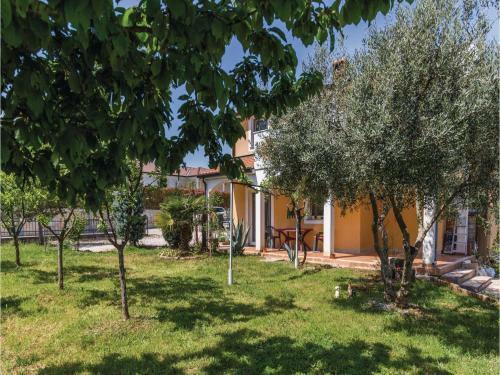 Two-bedroom Apartment In Kastel