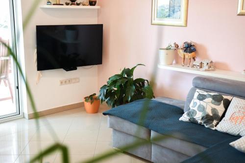 Apartments With A Parking Space Kastel Stari (kastela) - 15411