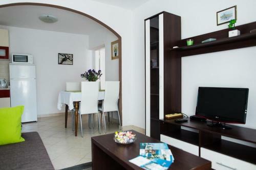 Apartment Kambelovac (4361-1)