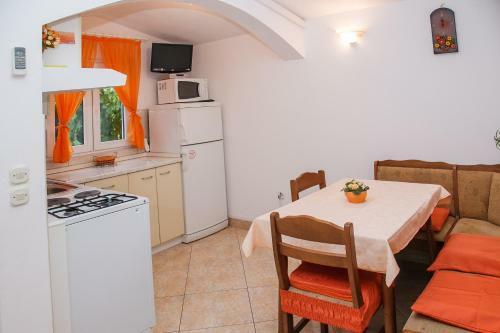 Apartments Milat