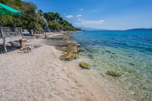 Apartments With A Parking Space Kastel Stari (kastela) - 16087