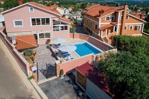 Villa Petra Castelier