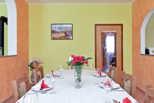 Apartment Dvori With Pool