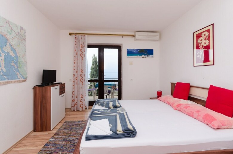 Hostal Apartments And Room Sreten