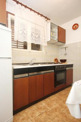 Apartment Vrbovica 4452d