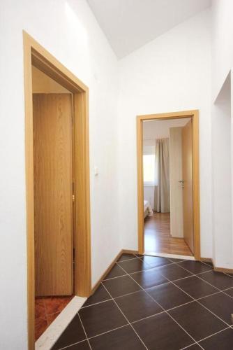 Apartment Vrbovica 4452b