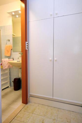 Apartment Uvala Vrbovica 4390b