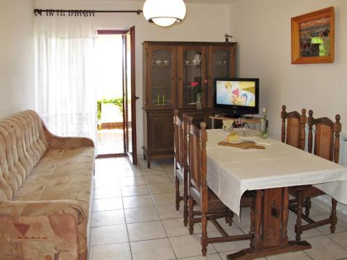 Apartment Meri (krk211)