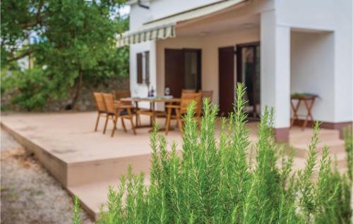 Two-bedroom Holiday Home In Muraj