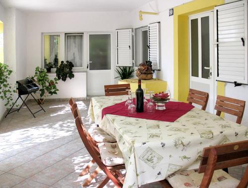 Holiday Home Mateja (krk228)