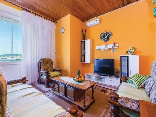 Three-bedroom Apartment In Kraljevica