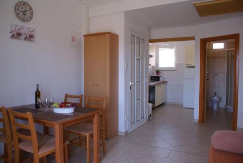 Two-bedroom Apartment In Krk/insel Krk 14383