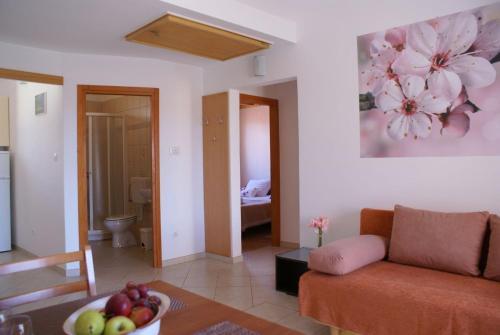 Two-bedroom Apartment In Krk/insel Krk 14383