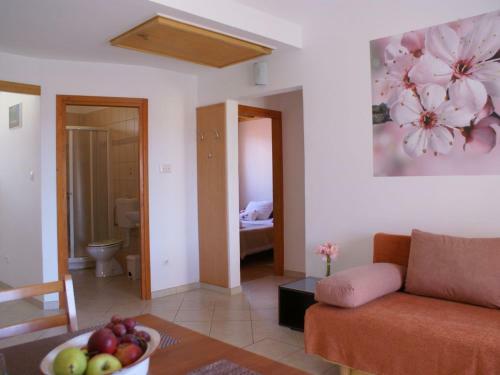 Two-bedroom Apartment In Krk/insel Krk 14383
