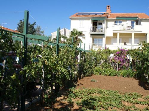 Two-bedroom Apartment In Krk/insel Krk 14383