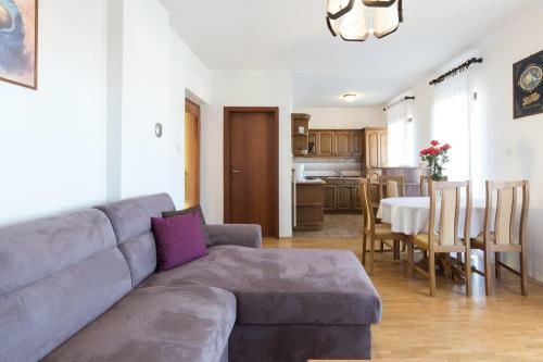 Two-bedroom Apartment In Krk/insel Krk 12744