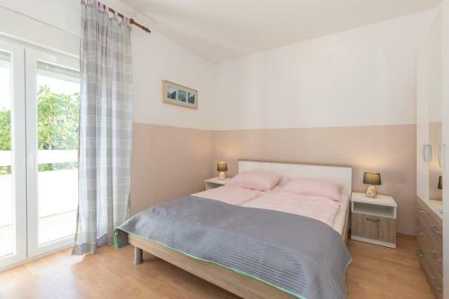 Two-bedroom Apartment In Krk/insel Krk 12744