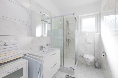 Two-bedroom Apartment In Krk/insel Krk 12744