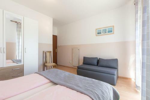 Two-bedroom Apartment In Krk/insel Krk 12744