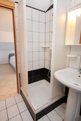 Apartments With A Parking Space Krk - 5424