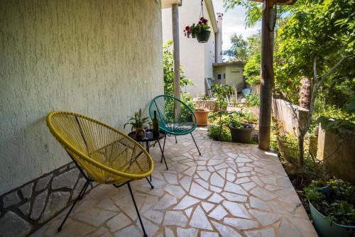 Apartments With A Parking Space Krk - 5423