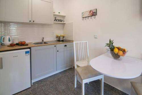 Apartments With A Parking Space Krk - 5423