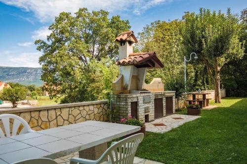 Apartment In Krsan 8861