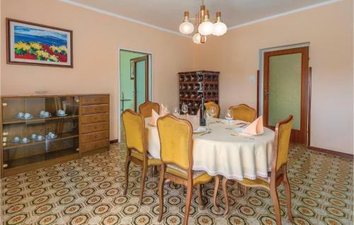 Two-bedroom Apartment In Krsan