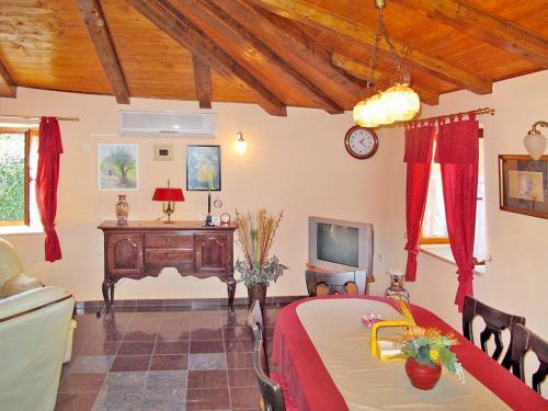 Holiday Home Rotonda (lbn304)